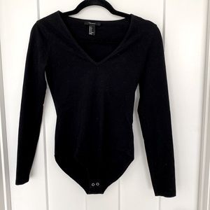 Women’s Forever 21 Black Long Sleeve V-neck bodysuit. Size - Small.